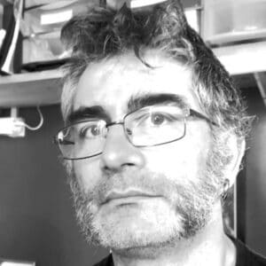 laurent khoupiguian artiste diplômé des Beaux Arts enseignant la création numérique